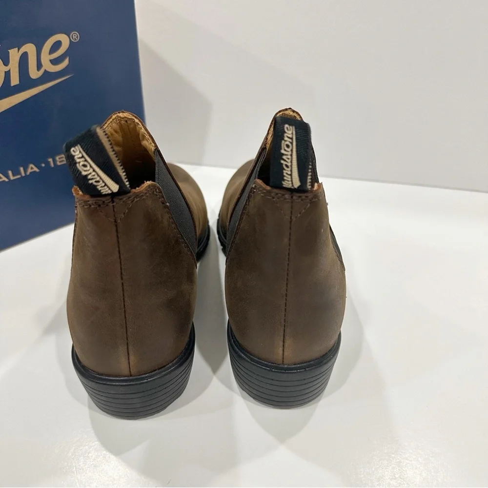 Blundstone 1970 Antique Brown Women’s Leather Chelsea Ankle Boots